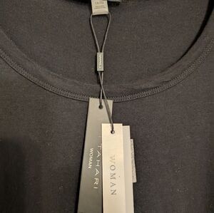 Tahari Black Short Sleeve Tee Classic Round Neck